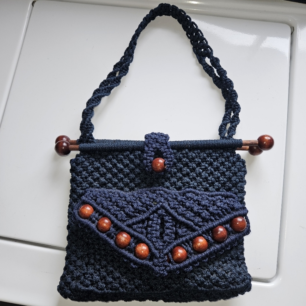 Vinatge 70's chunky knit dark navy blue handbag